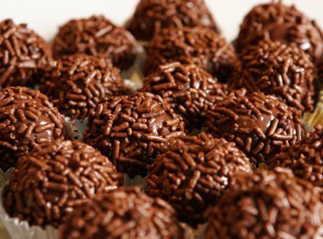 Como fazer brigadeiro gostoso - Como Fazer de Tudo